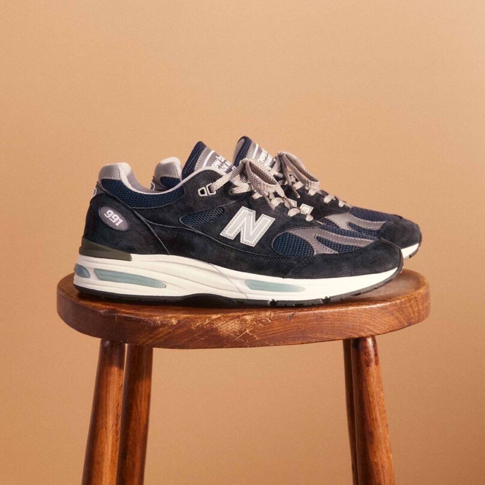New Balance 991 Made in UK Dark navy with smoked pearl and silver